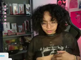 alesyahampton's Live Sex Cam Show