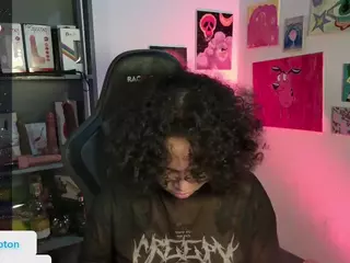 alesyahampton's Live Sex Cam Show