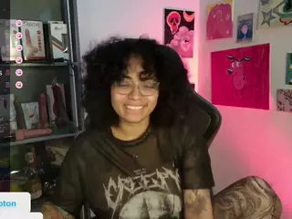 alesyahampton's Live Sex Cam Show