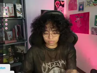 alesyahampton's Live Sex Cam Show