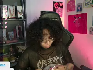 alesyahampton's Live Sex Cam Show
