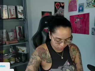 alesyahampton's Live Sex Cam Show