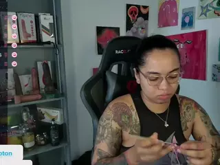 alesyahampton's Live Sex Cam Show