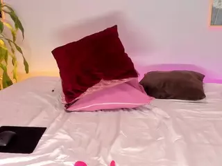 ishyraa's Live Sex Cam Show