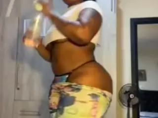 bigassxxx1's Live Sex Cam Show