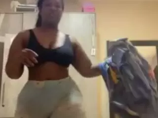 bigassxxx1's Live Sex Cam Show