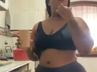 bigassxxx1's Live Sex Cam Show