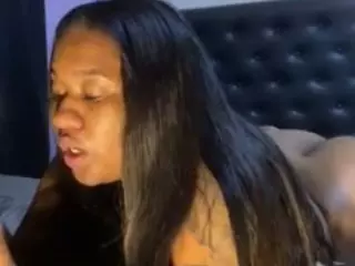 bigassxxx1's Live Sex Cam Show