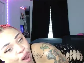 CINNAMON B.'s Live Sex Cam Show