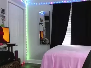 CINNAMON B.'s Live Sex Cam Show