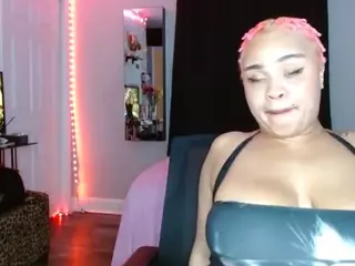 CINNAMON B.'s Live Sex Cam Show