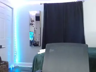 CINNAMON B.'s Live Sex Cam Show