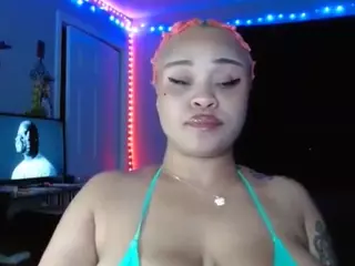 CINNAMON B.'s Live Sex Cam Show