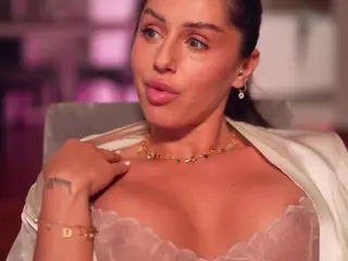 Adalline's Live Sex Cam Show