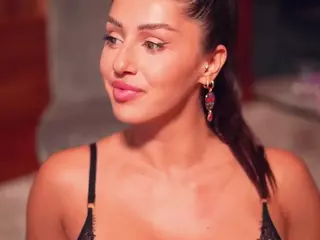 Adalline's Live Sex Cam Show