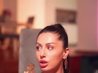 Adalline's Live Sex Cam Show