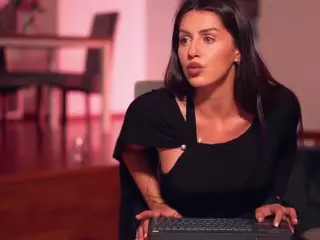 Adalline's Live Sex Cam Show