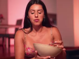 Adalline's Live Sex Cam Show