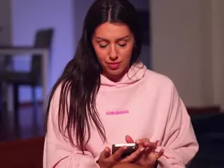 Adalline's Live Sex Cam Show