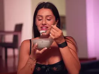 Adalline's Live Sex Cam Show