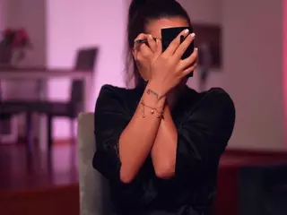 Adalline's Live Sex Cam Show