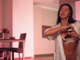Adalline's Live Sex Cam Show