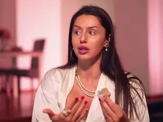 Adalline's Live Sex Cam Show