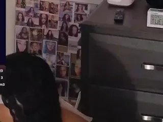 Universal Beauty's Live Sex Cam Show
