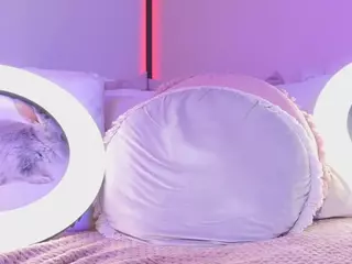 KirstenDanston's Live Sex Cam Show