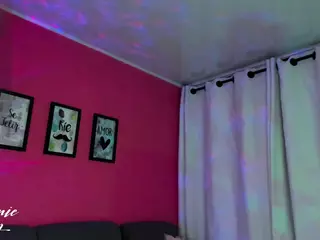 Miss Melanie's Live Sex Cam Show