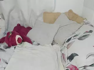 hallestrawberry's Live Sex Cam Show