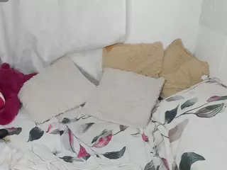 hallestrawberry's Live Sex Cam Show