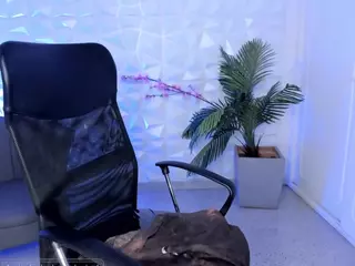 AlaiaSweet's Live Sex Cam Show