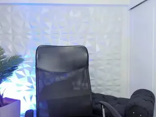 AlaiaSweet's Live Sex Cam Show