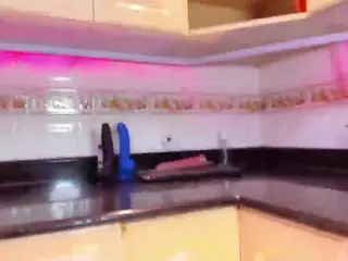 kloeass's Live Sex Cam Show
