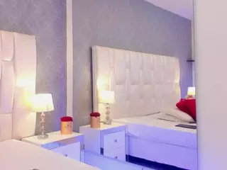 Chelseylewis's Live Sex Cam Show