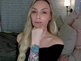 Brie Hunter's Live Sex Cam Show