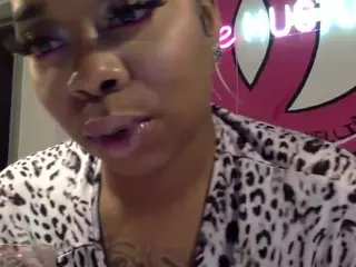Chanellipsx's Live Sex Cam Show