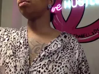 Chanellipsx's Live Sex Cam Show