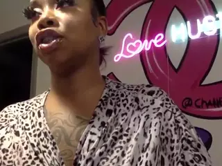 Chanellipsx's Live Sex Cam Show