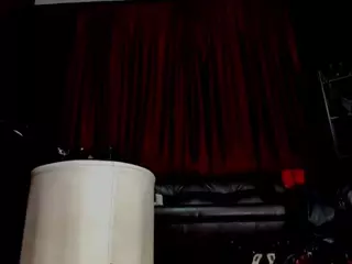 Mistresspuffyllove's Live Sex Cam Show