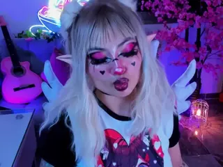 Jun Lee's Live Sex Cam Show