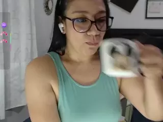 ALEXASWEET's Live Sex Cam Show