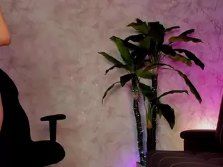 emma7's Live Sex Cam Show