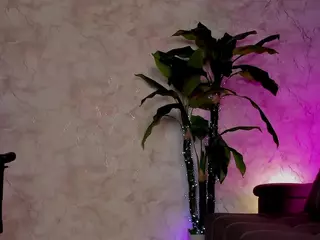 emma7's Live Sex Cam Show