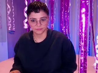 isabellamout's Live Sex Cam Show