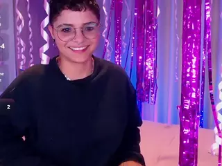 isabellamout's Live Sex Cam Show