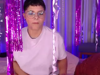 isabellamout's Live Sex Cam Show