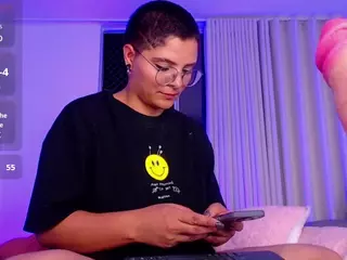isabellamout's Live Sex Cam Show