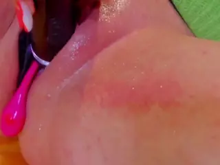 newlisa2018's Live Sex Cam Show